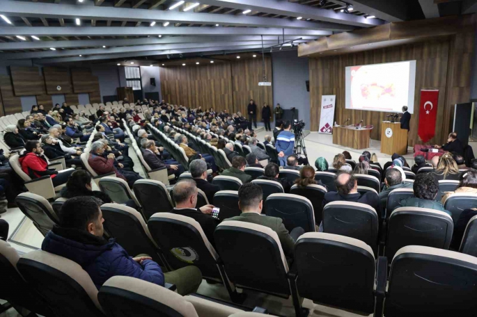 Rektör Göktaş: "Yapmış olduğumuz konutları bilimsel verileri dikkate alarak inşa etmemiz gerekiyor"